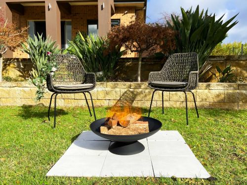 Lassen cast iron firepit 78cm